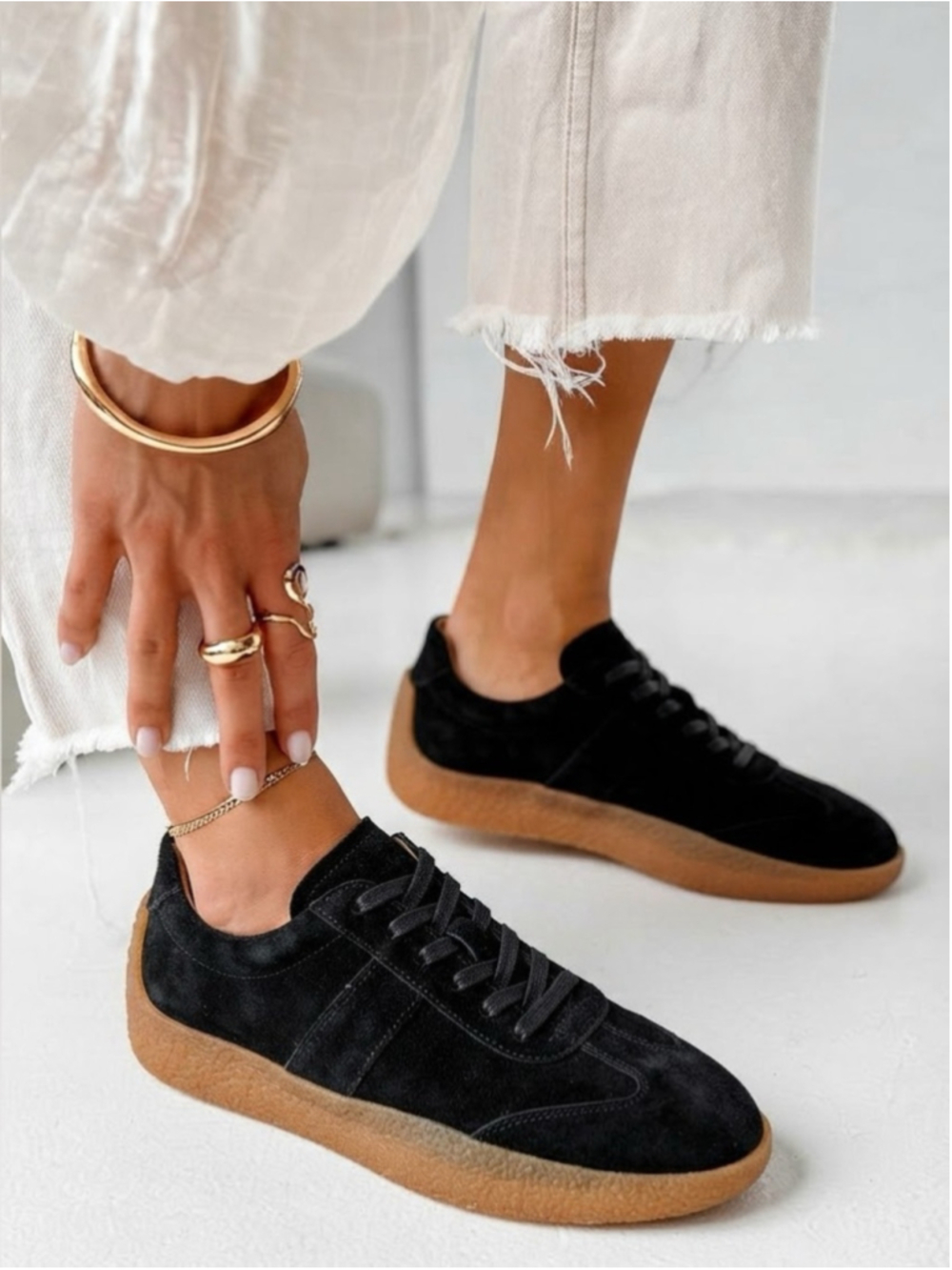 NEW Clarks Originals Milligan Suede Runner in Black Suede Size 8.5